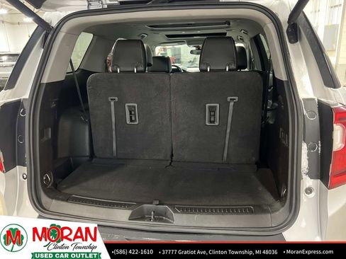 Used 2020 GMC Acadia SLT w/ Driver Alert Package II image 12