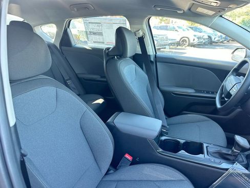 New 2025 Kia K4 LXS image 50