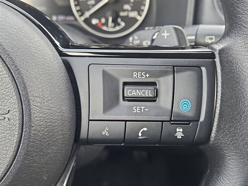 Certified 2022 Nissan Rogue SV image 14