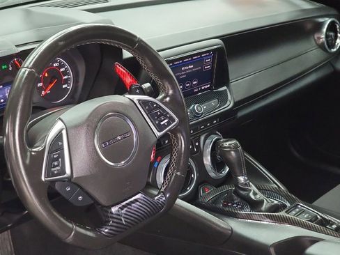 Used 2020 Chevrolet Camaro LT image 15