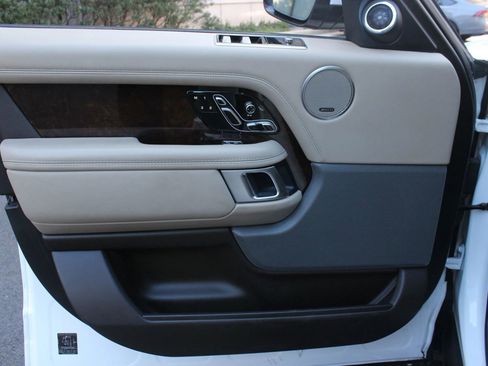 Used 2018 Land Rover Range Rover Supercharged image 15