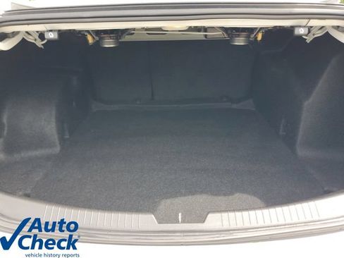 Used 2017 Chevrolet Malibu LT w/ Leather Package FWD image 11