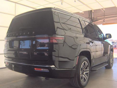 Used 2023 Jeep Wagoneer 4WD w/ Premium Group I image 4