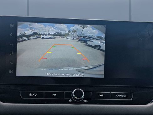 Used 2025 Mitsubishi Outlander ES FWD image 21