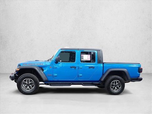 Used 2024 Jeep Gladiator Rubicon w/ Convenience Group AWD/4WD image 2