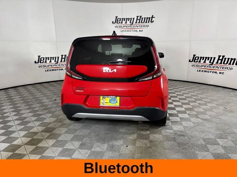 Used 2024 Kia Soul LX w/ Option Group 015 FWD image 9