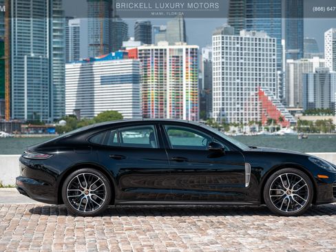 Used 2022 Porsche Panamera Platinum Edition RWD image 12