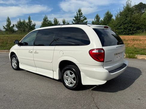 Used 2006 Dodge Grand Caravan SXT FWD image 6