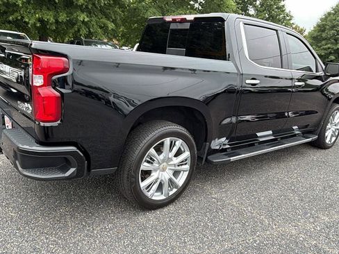 Used 2020 Chevrolet Silverado 1500 High Country w/ Technology Package AWD/4WD image 9