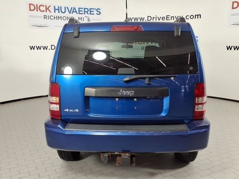 Used 2009 Jeep Liberty Sport w/ Popular Equipment Group AWD/4WD image 5