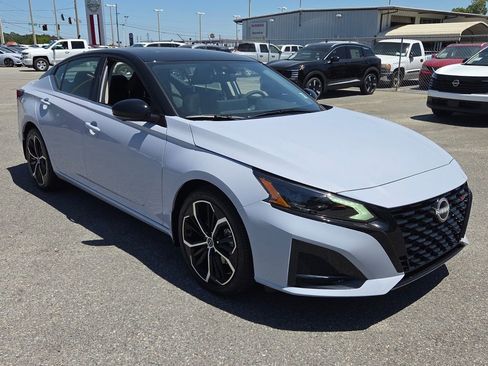 New 2026 Nissan Altima 2.5 SR FWD image 15