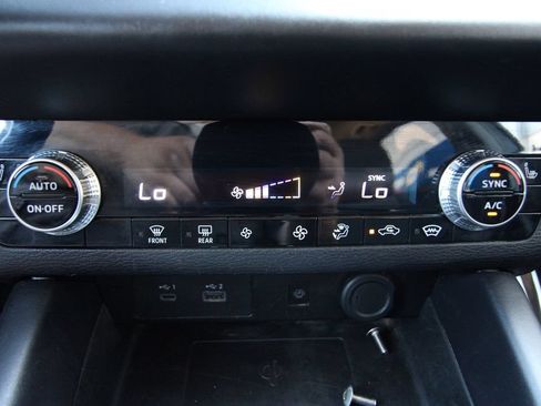 Used 2024 Mitsubishi Outlander SE AWD/4WD image 31