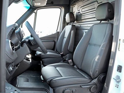 Used 2026 Mercedes-Benz Sprinter 2500 image 10