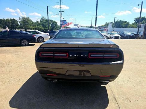 Used 2022 Dodge Challenger GT image 2