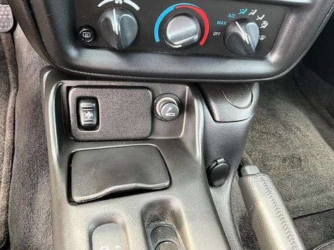 Used 2002 Chevrolet Camaro Z28 w/ Sport Appearance Pkg RWD image 22