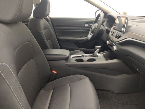 Used 2025 Nissan Altima 2.5 SV FWD image 21