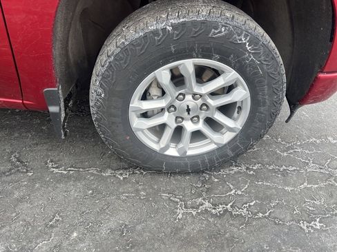 Used 2024 Chevrolet Silverado 1500 RST image 2