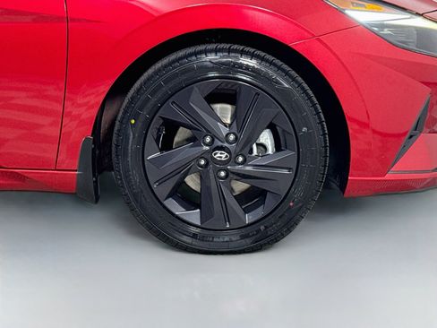 Used 2022 Hyundai Elantra SEL FWD image 32