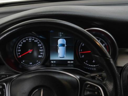 Used 2019 Mercedes-Benz GLC 300 w/ Premium Package image 18