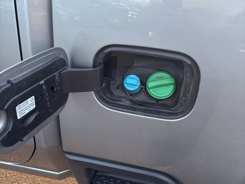 Used 2025 GMC Sierra 2500 SLT w/ SLT Convenience Package image 24