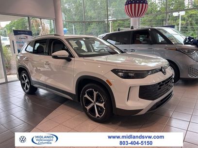 New 2025 Volkswagen Tiguan SE
