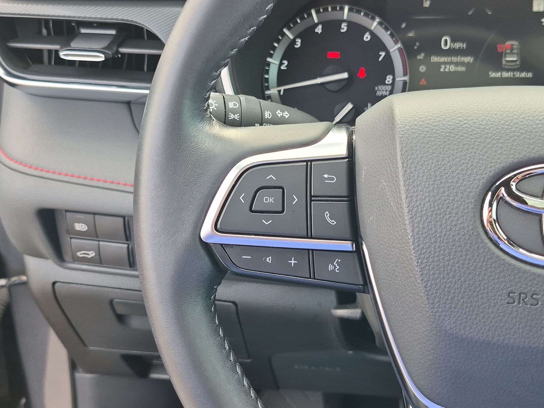 Used 2021 Toyota Highlander XSE AWD/4WD image 18