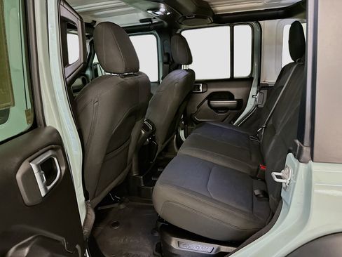 Used 2023 Jeep Wrangler Unlimited image 29