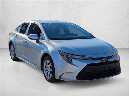Certified 2023 Toyota Corolla LE image 3