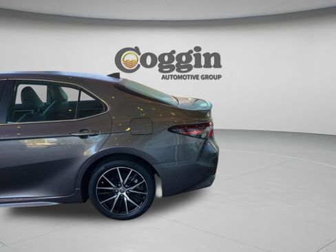 Used 2023 Toyota Camry SE FWD image 9