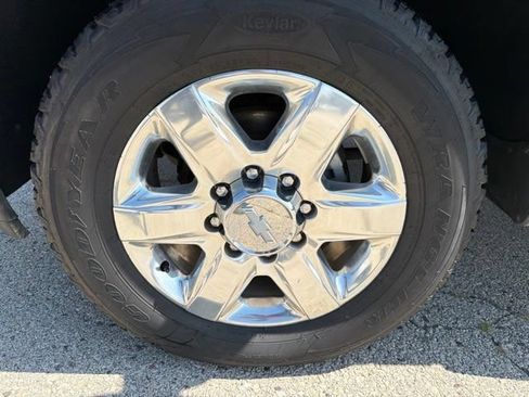 Used 2020 Chevrolet Silverado 2500 LTZ w/ LTZ Premium Package AWD/4WD image 9