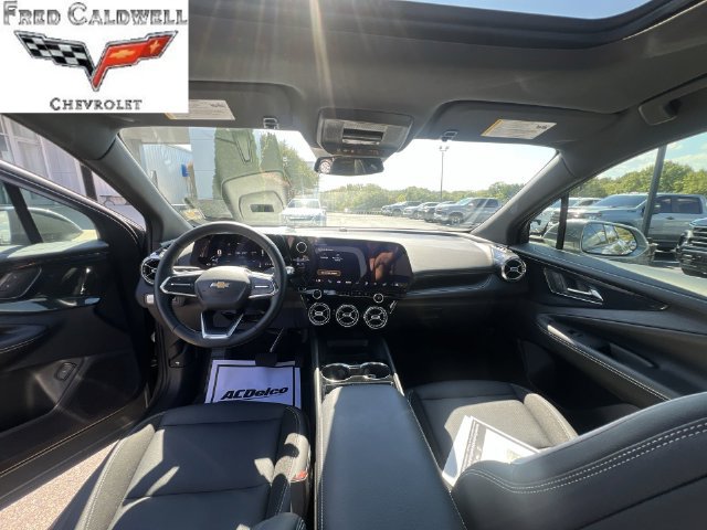 Used 2025 Chevrolet Blazer EV LT AWD/4WD image 25
