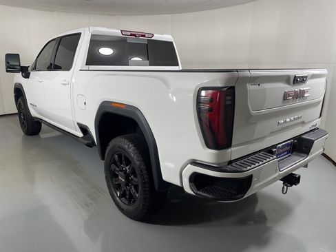 Used 2024 GMC Sierra 2500 AT4 w/ AT4 Premium Plus Package image 6