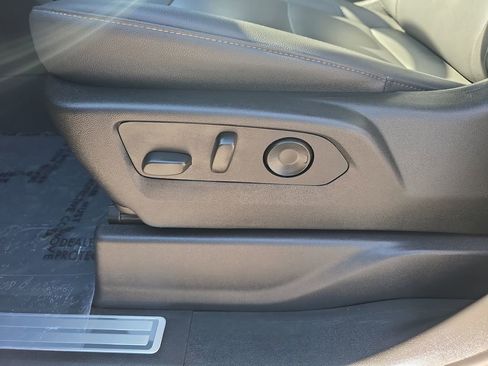 Used 2025 Chevrolet Silverado 1500 RST AWD/4WD image 18