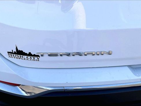 Used 2024 GMC Terrain SLT image 26