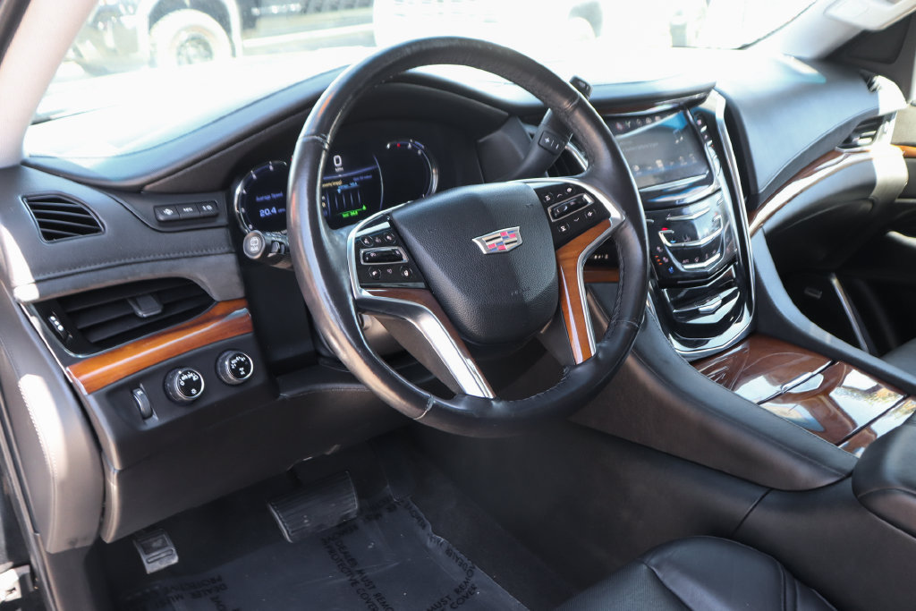 Used 2017 Cadillac Escalade Luxury AWD/4WD image 25