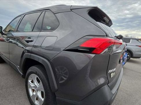 Used 2019 Toyota RAV4 LE image 7