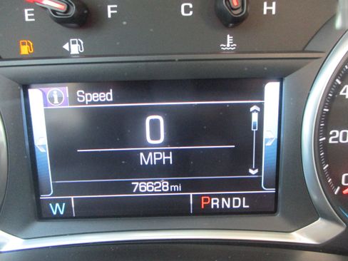 Used 2018 Chevrolet Equinox Premier FWD image 22