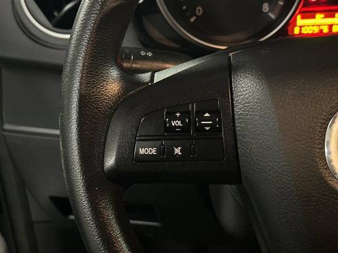 Used 2010 MAZDA MAZDA3 i Sport FWD image 25