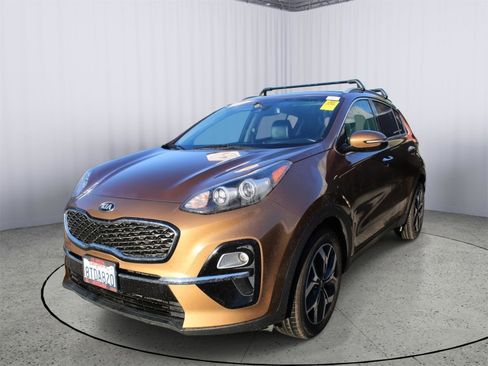 Used 2021 Kia Sportage EX image 3