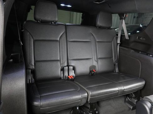 Used 2021 Chevrolet Suburban Z71 AWD/4WD image 16