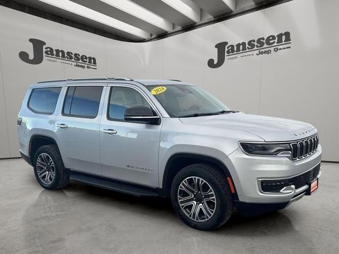 Used 2024 Jeep Wagoneer Series II w/ Flexible Seating Group image 6