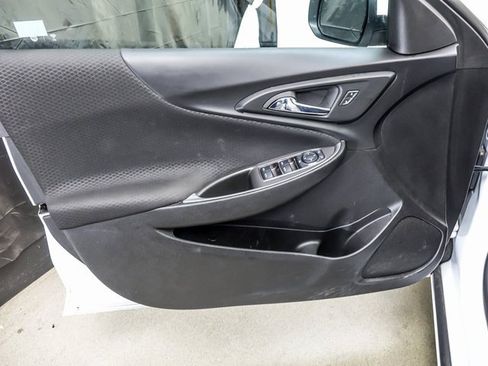 Used 2024 Chevrolet Malibu LT image 23