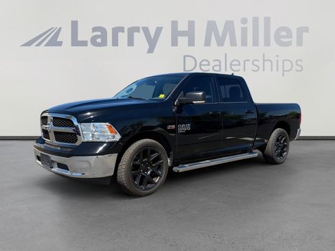 Used 2020 RAM 1500 Classic SLT w/ Luxury Group image 1
