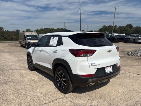 Used 2022 Chevrolet TrailBlazer ACTIV w/ Sun and Liftgate Package image 6