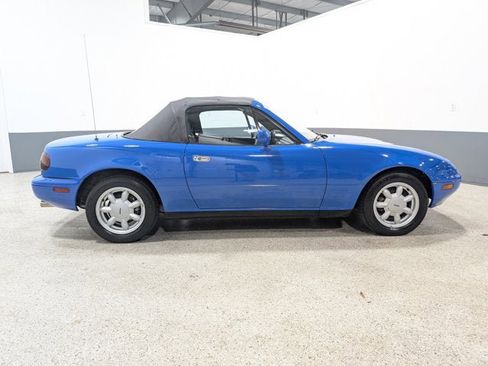 Used 1990 MAZDA MX-5 Miata image 2