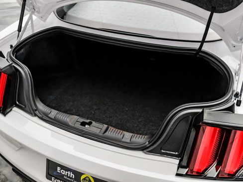 Used 2016 Ford Mustang Shelby GT350R w/ GT350R Equipment Group 920A image 93