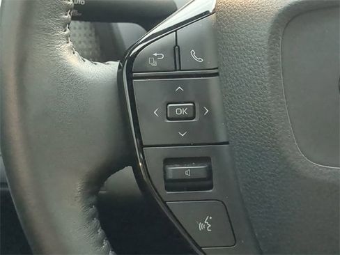 Used 2024 Toyota bZ4X Limited image 25