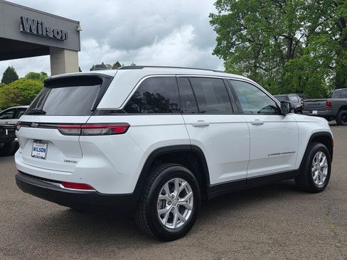 Used 2023 Jeep Grand Cherokee Limited AWD/4WD image 34