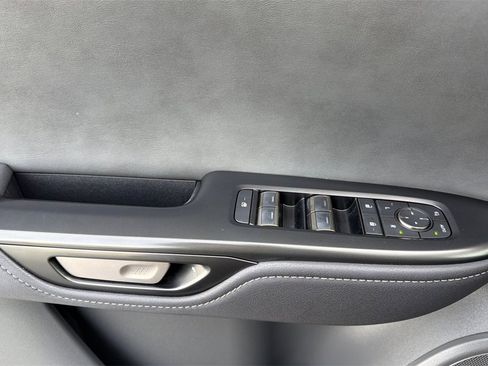 Used 2024 Lexus RZ 300e Premium image 11