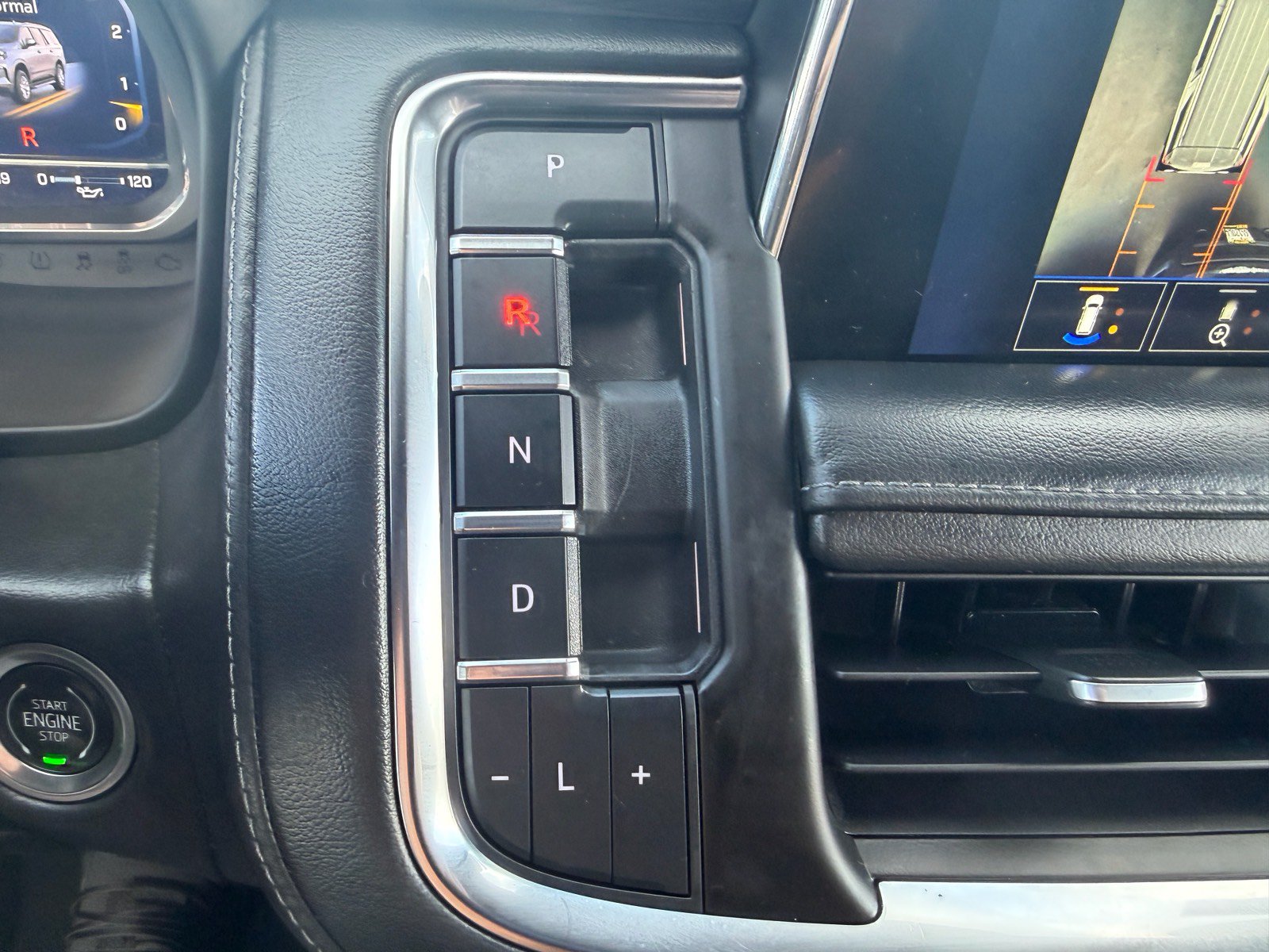 Used 2022 Chevrolet Suburban LT w/ LT Signature Package RWD image 34